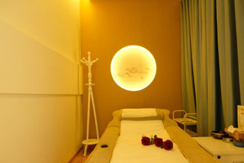 广州番禺日式指压的寂静美学：在按压中听见雪落的声音